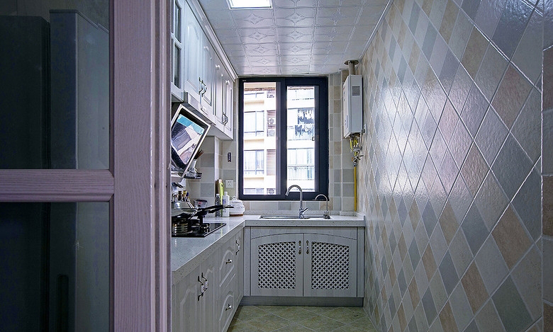 厨房使用独特的颜色也是非常百搭、耐脏。